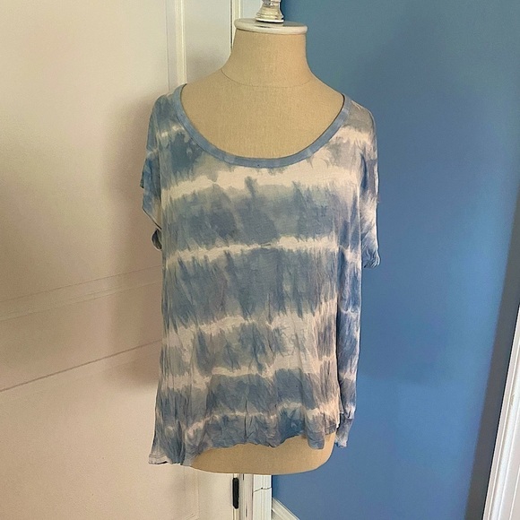 Trendy Michael Kors On A Cloud Top 🏠 - Picture 1 of 5